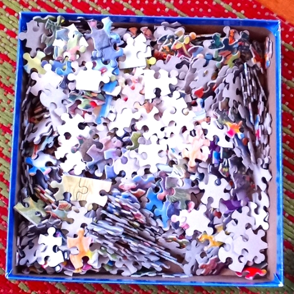 Disney Alice in Wonderland puzzle from artist Thomas Kinkade - Picture 3 of 3